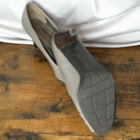 naturalizer open toe low heels - Picture 2 of 3